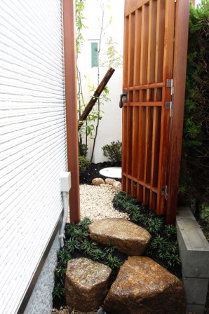 �O�\�E�G�N�X�e���A�{�H��@�E��������@�b�ߎs